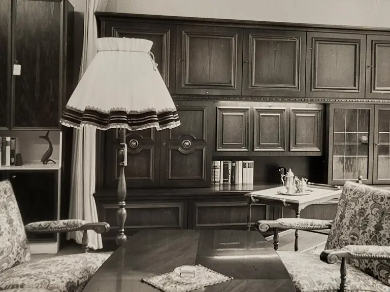 Eine unserer ersten Möbeleinrichtungen